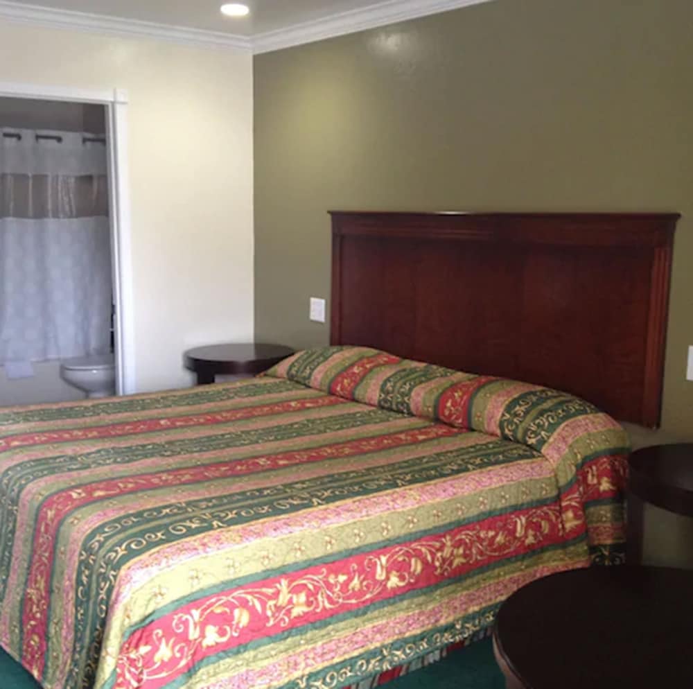 National Inn Garden Grove 17/60