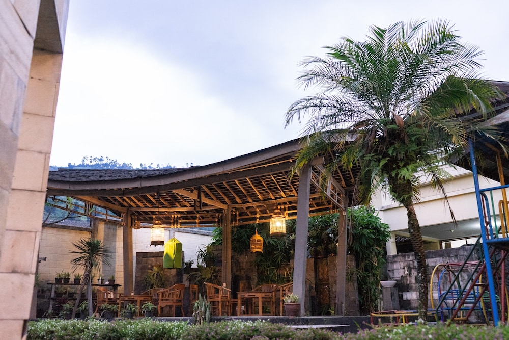 Saung Balibu Hotel 4/68