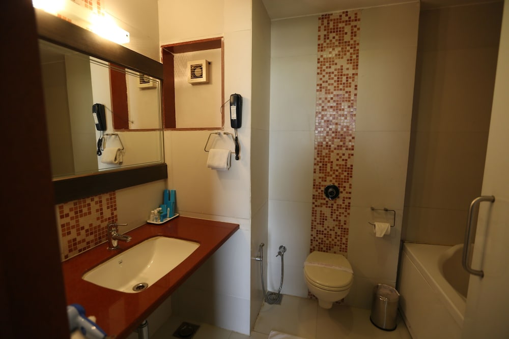 SILVER CLOUD HOTEL 27/71