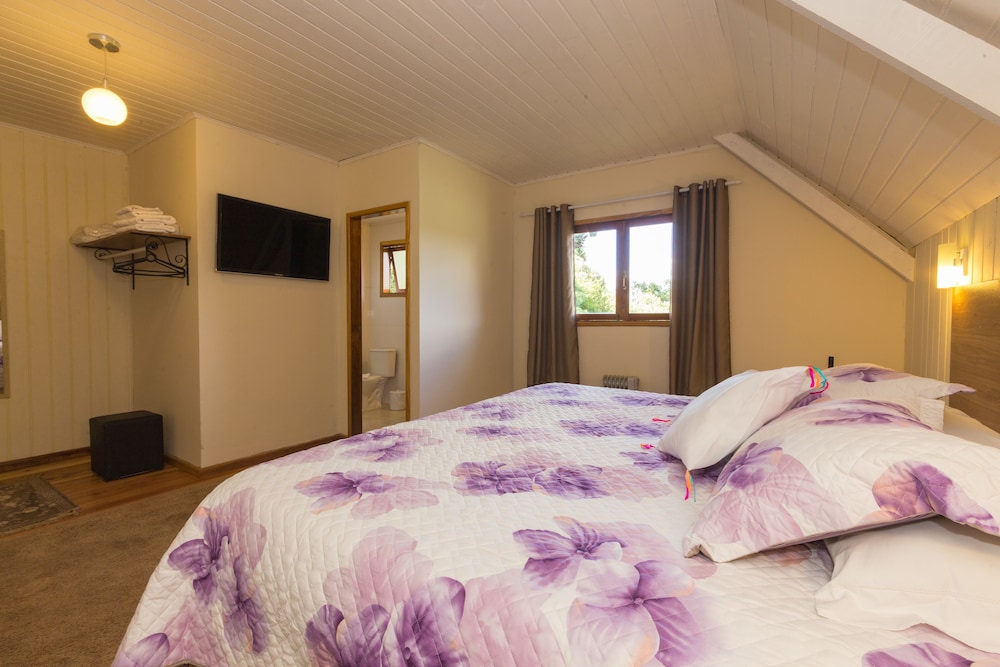 جناح سوبيريور بسرير كينج بإطلالة على الجبل، Villa Hegus 2/10