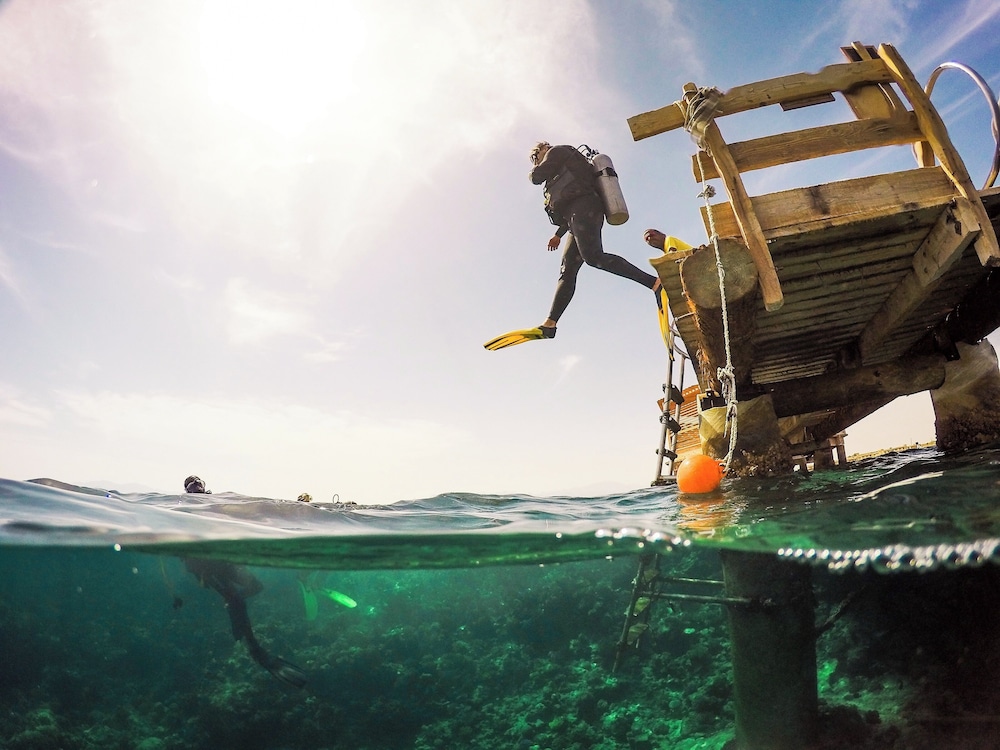 The Breakers Diving and Surfing Lodge 43/62