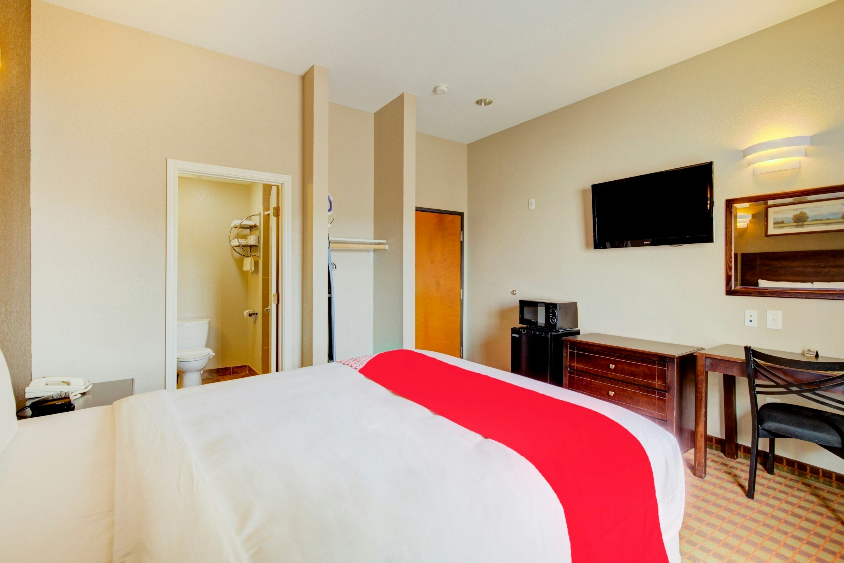 Hotel O Dilley Main St TX 14/42