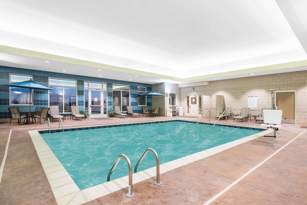 Hawthorn Suites By Wyndham Dickinson 31/58