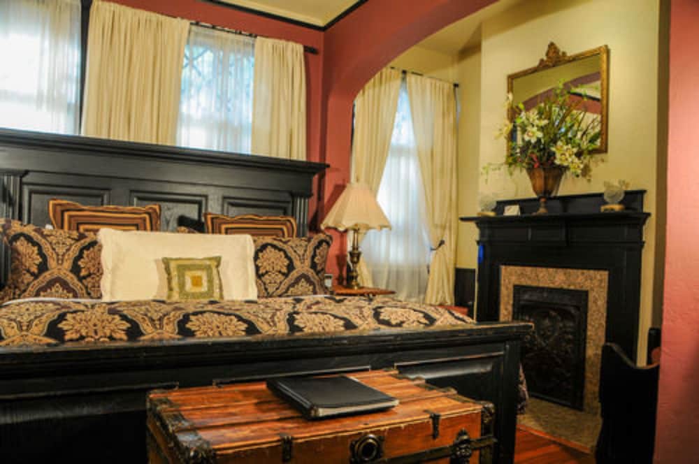 The Black Walnut B & B Inn 54/73