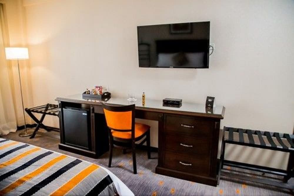 CARNAVAL HOTEL CASINO 43/52