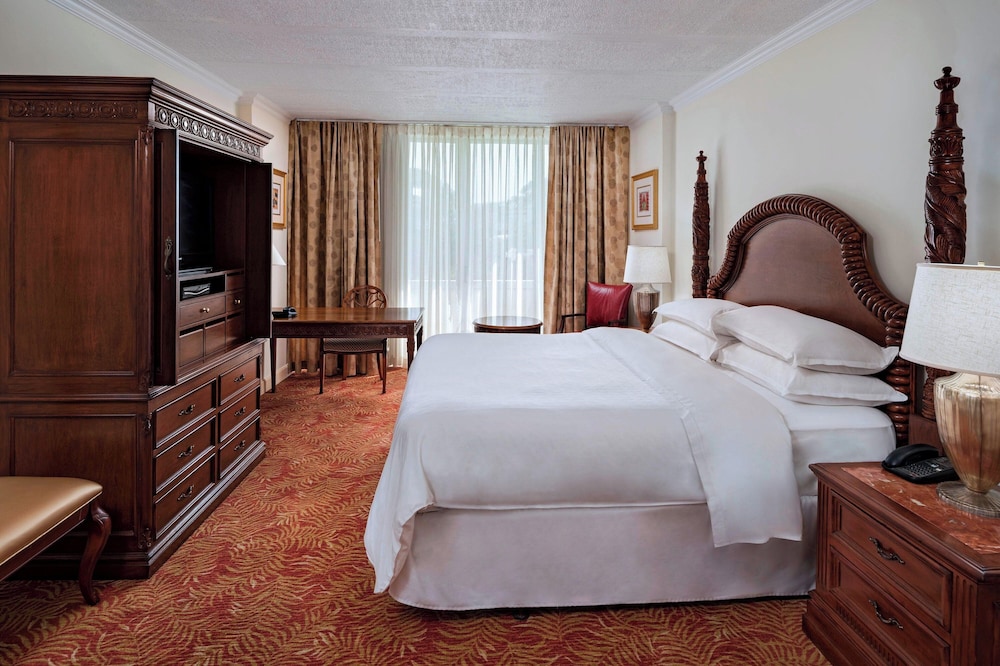 Presidential, Suite, King Bed, Garden View