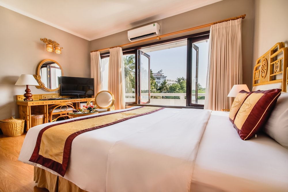 Huong Giang Hotel 28/77