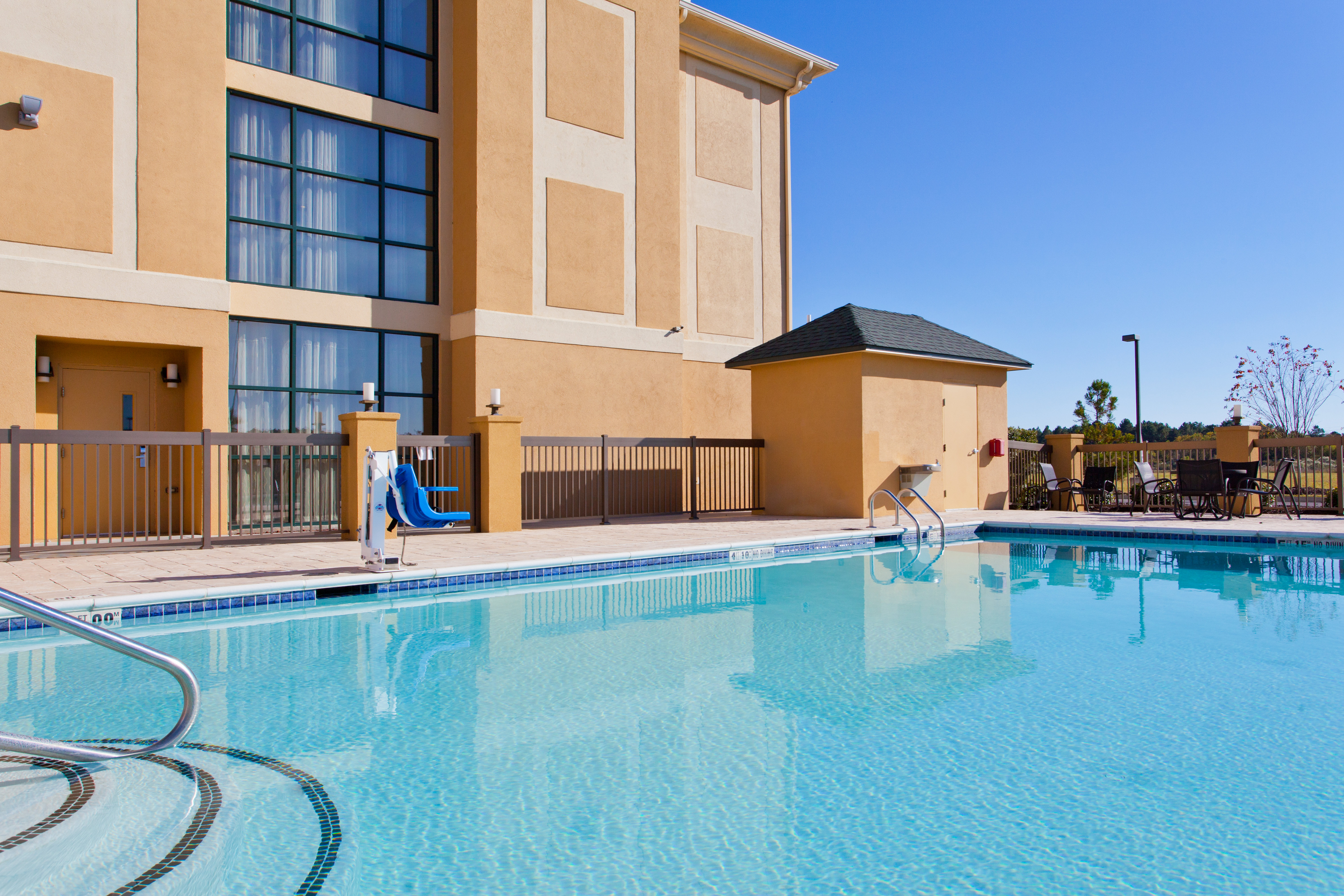Holiday Inn Express Hotel & Suites Cordele North 12/79