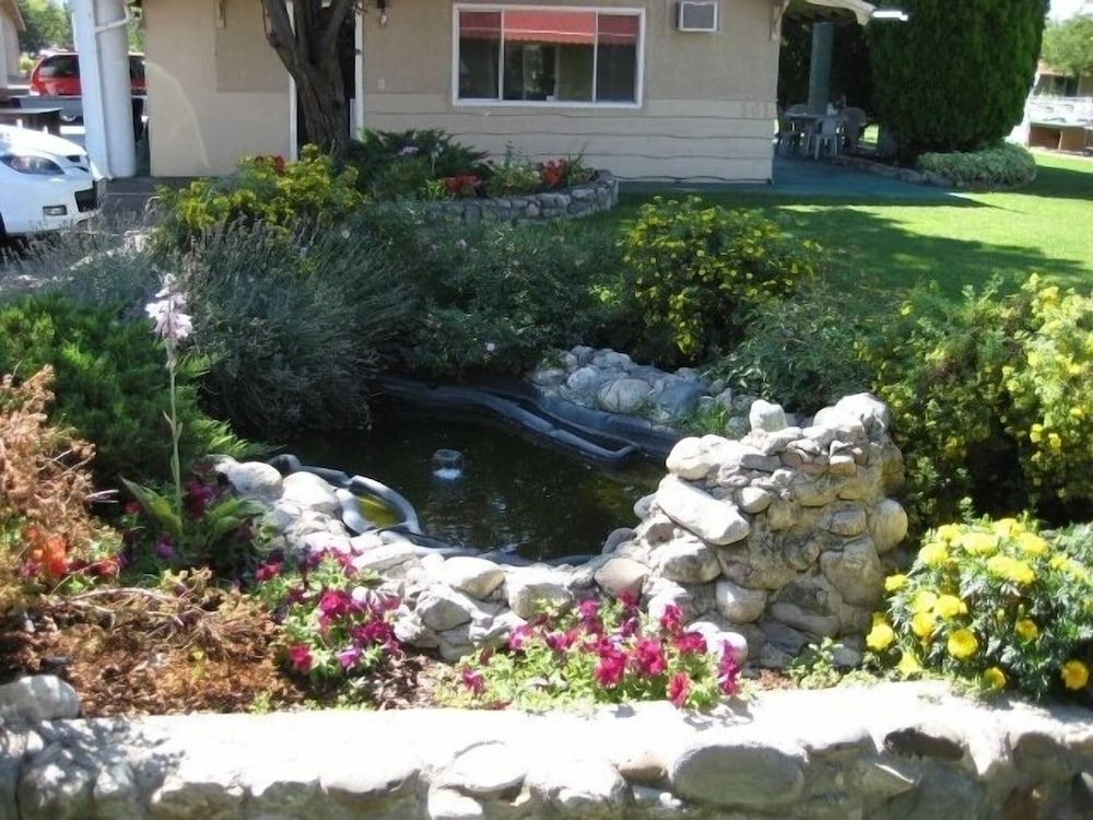 Okanagan Seasons Resort 55/57