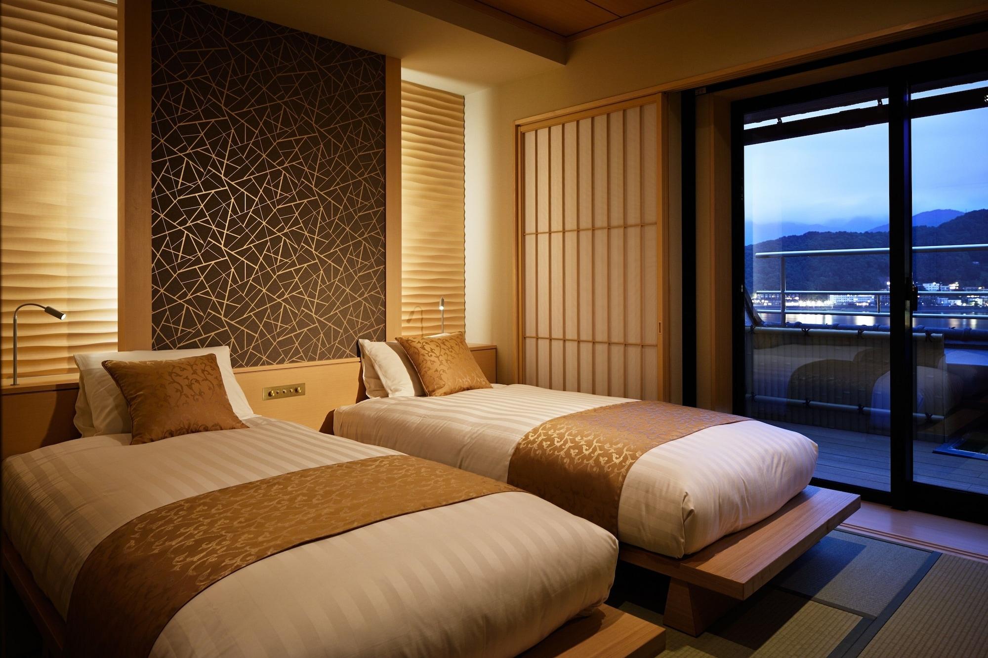 Japanese Western, Type C, Deluxe, Lake View, Outdoor Bath