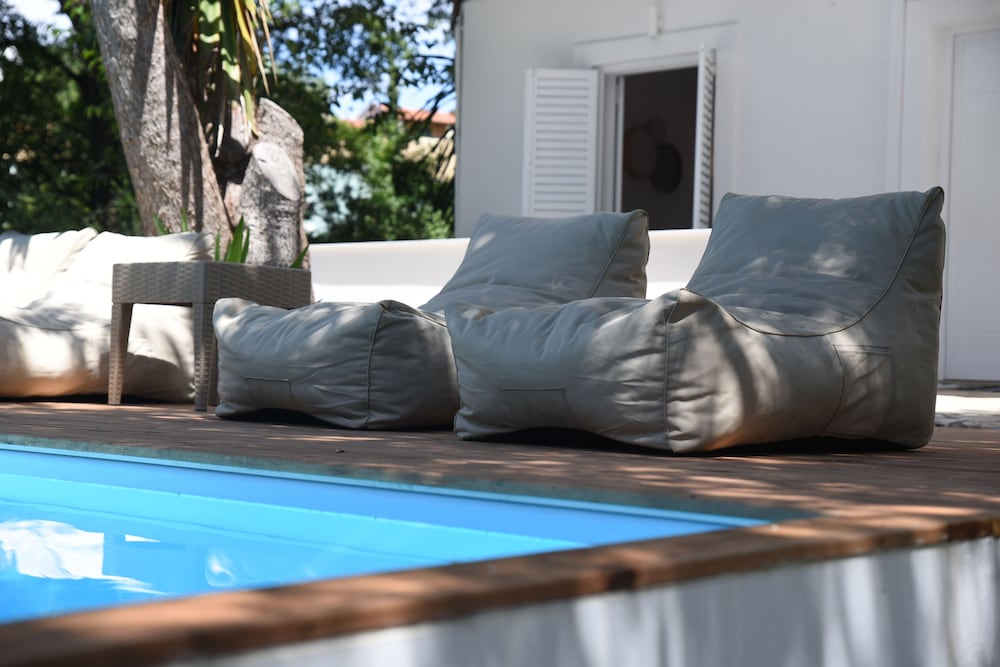 Mr & Mrs White Corfu 20/50