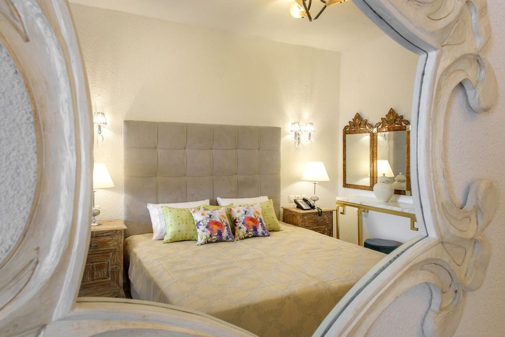 Leandros Hotel 25/50