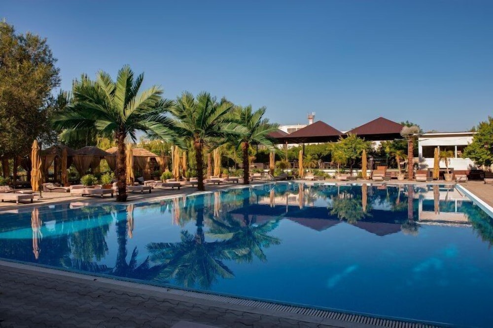 Cross Resort Yerevan 5/50