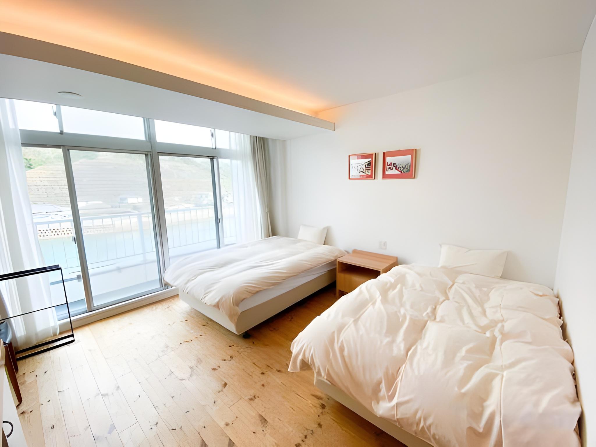 Room, Twin Beds