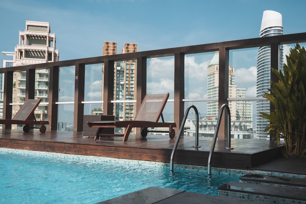 Urbana Langsuan Bangkok, Thailand 37/86