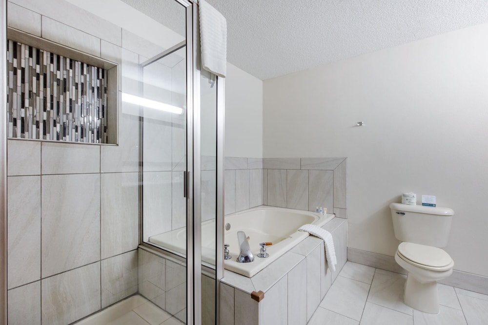 Quality Inn & Suites Mountain Home North 10/34