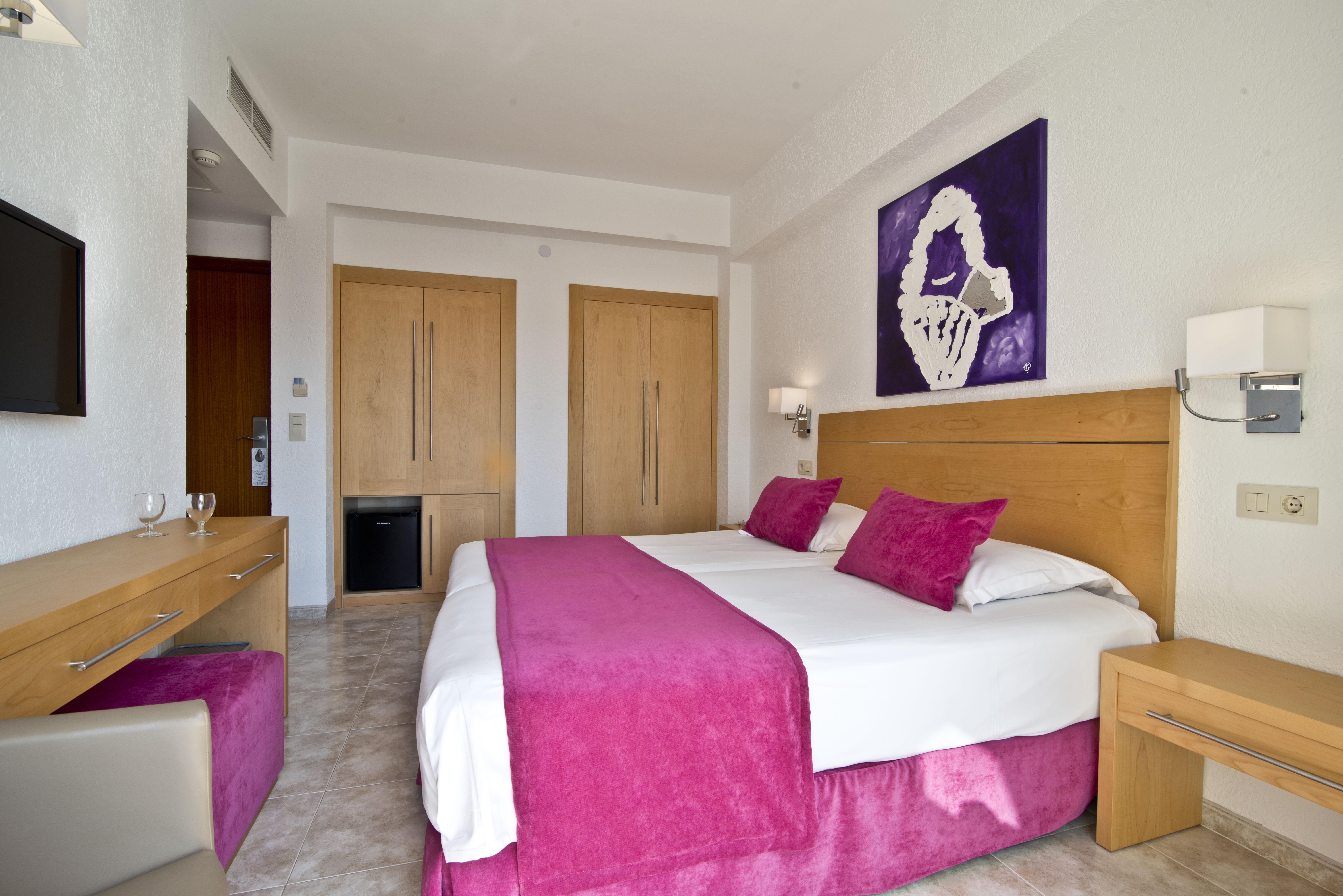 Standard, Double Bed, Balcony or Terrace