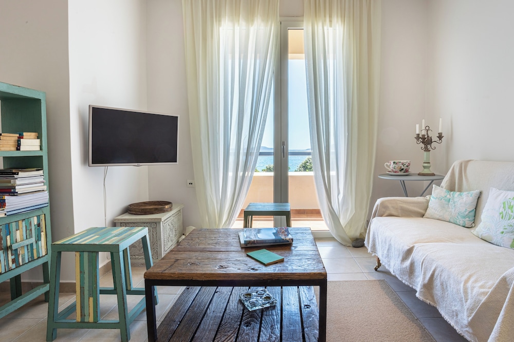 Neapoli Villas 12/37