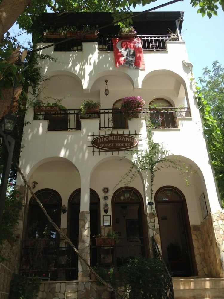 Boomerang Guest House 2/67