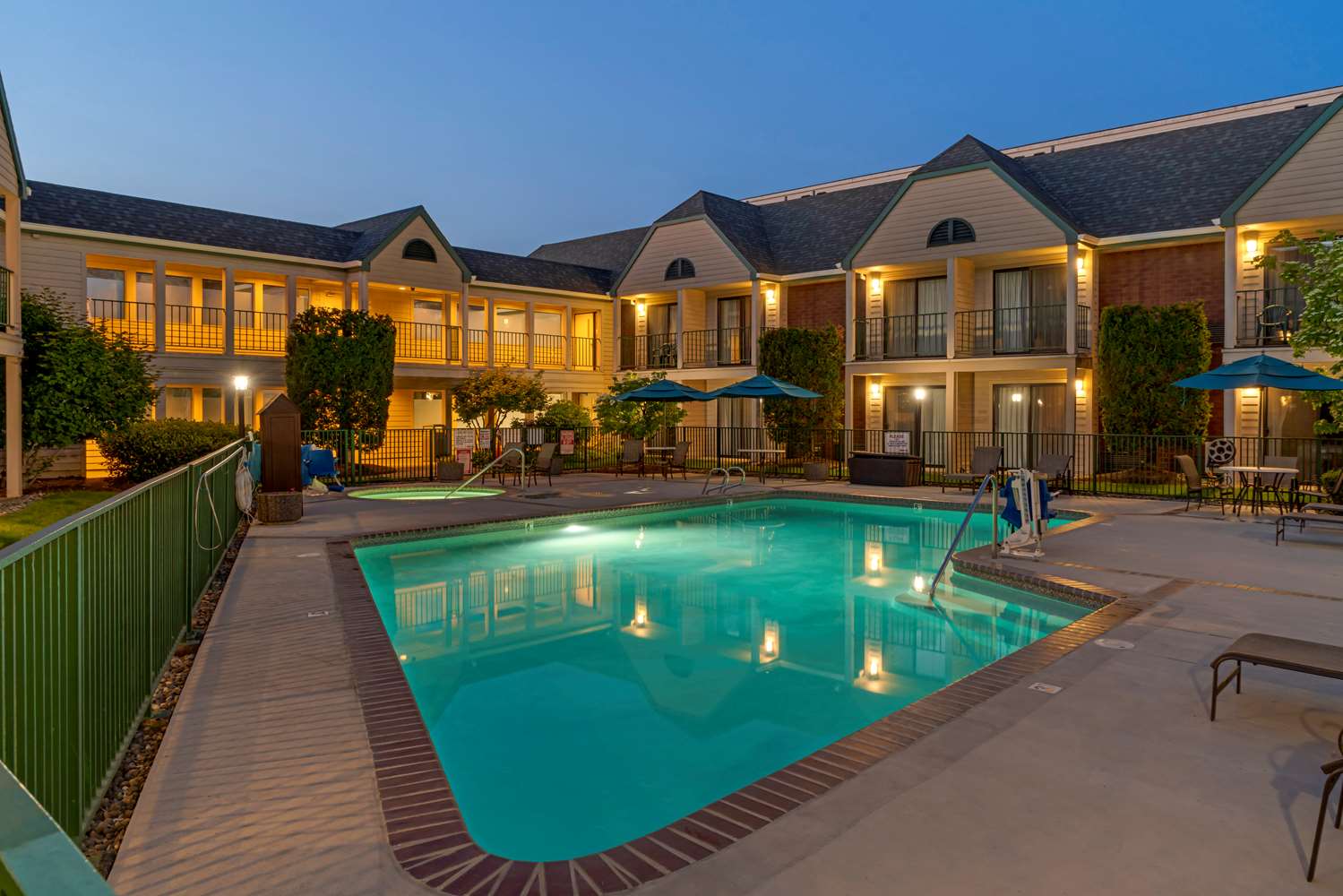 Best Western Pony Soldier Inn - Airport 3/12