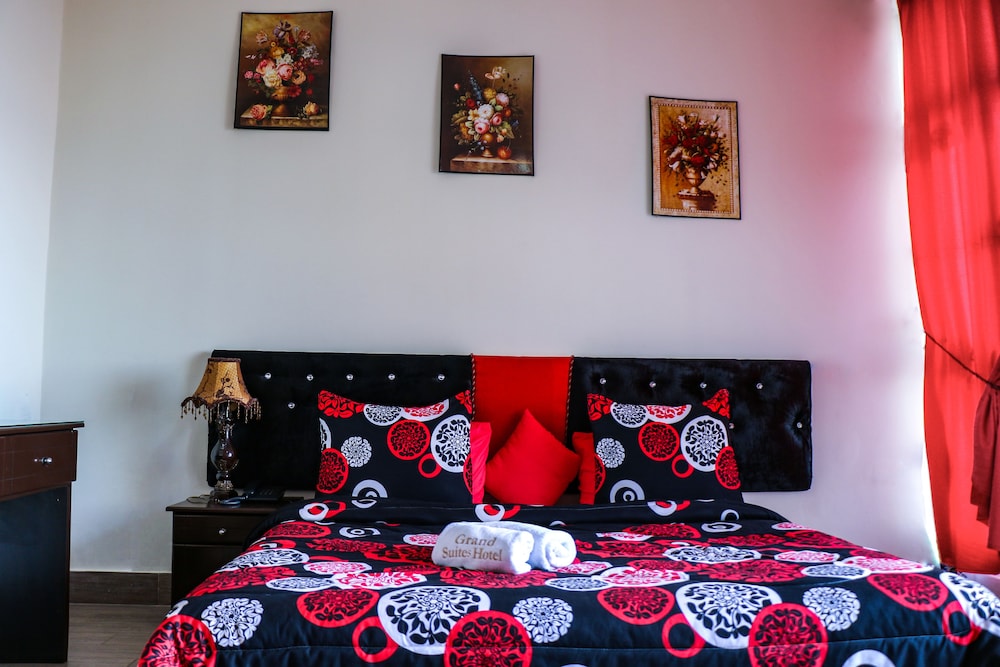 Grand Suites Hotel 55/66
