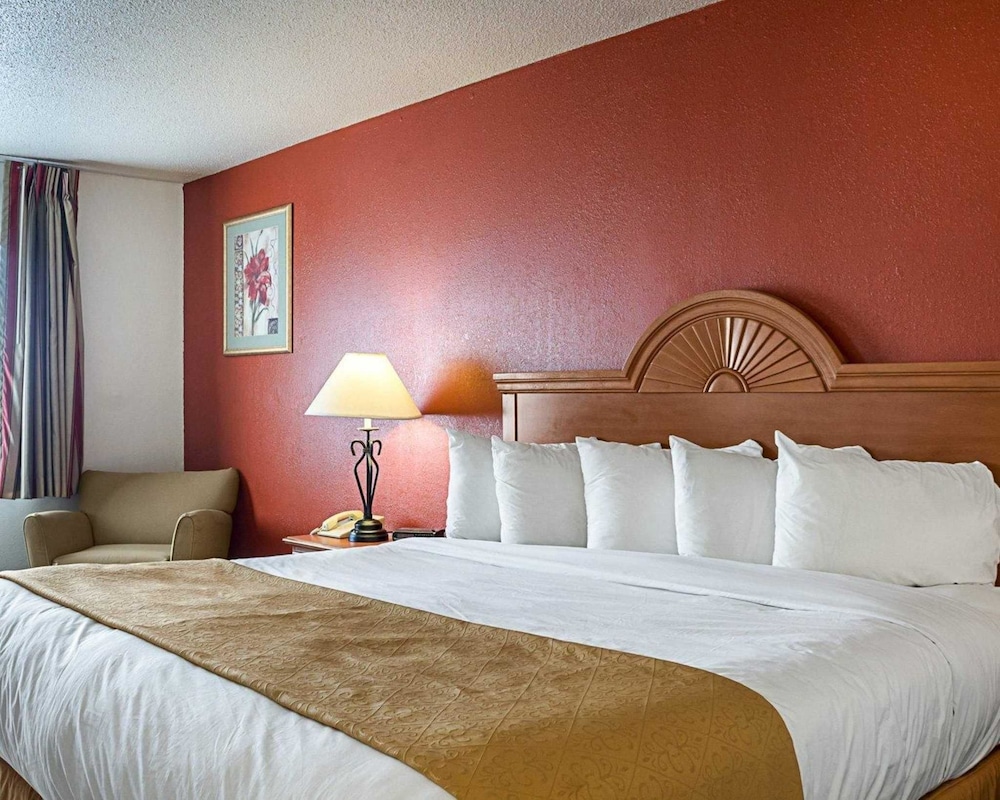 Quality Inn Aberdeen, SD 11/37