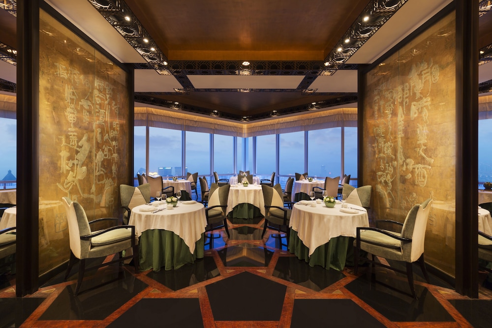 GRAND HYATT SHANGHAI 65/69