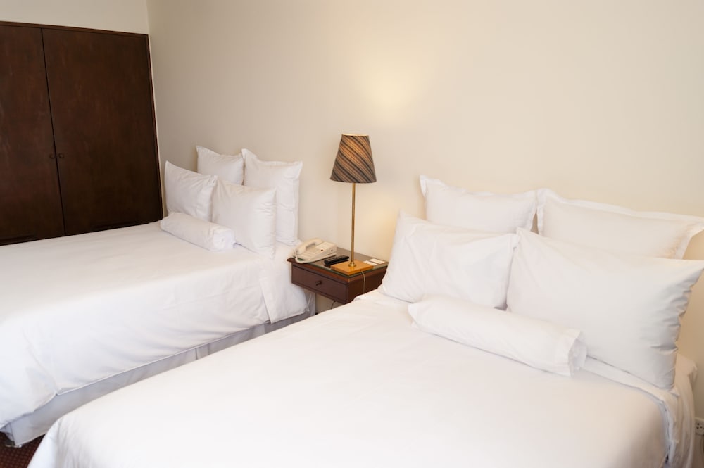 Hotel Carrera Ex Thunderbird Hotels Carrera 18/64