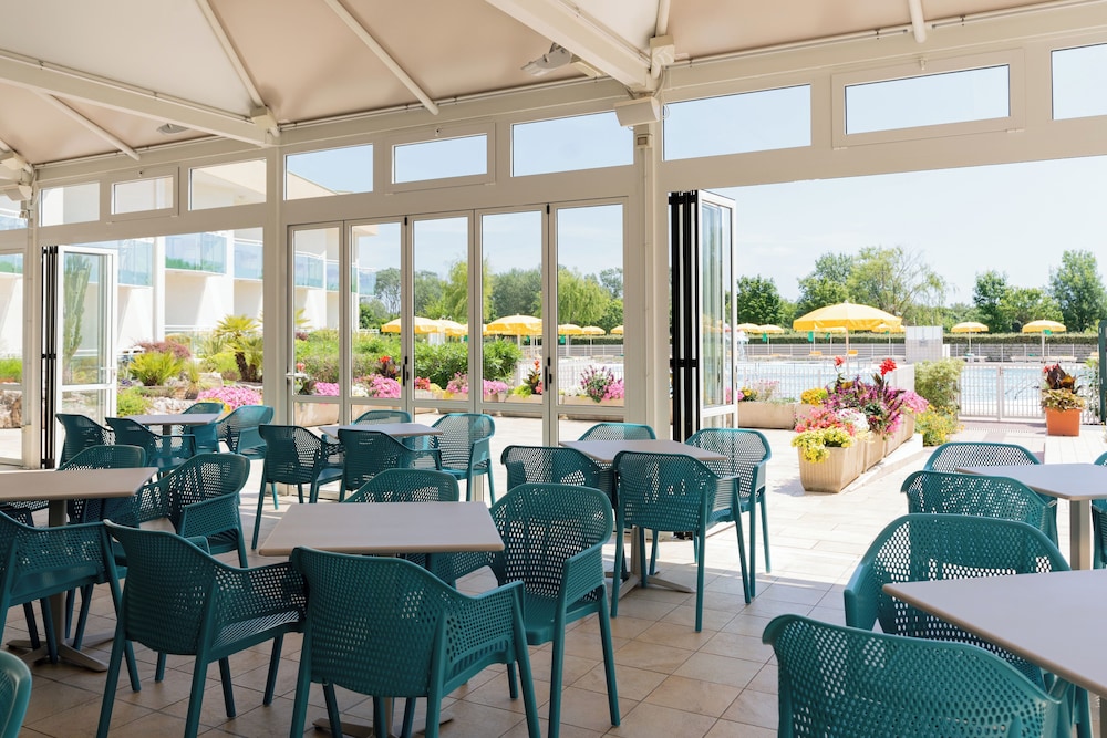 HOTEL MAREGOLF 34/46