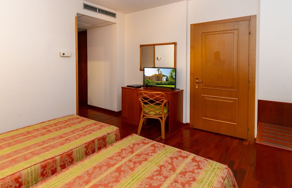 Hotel Tivoli 23/66