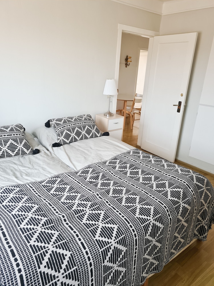Gardur Apartments 10/65