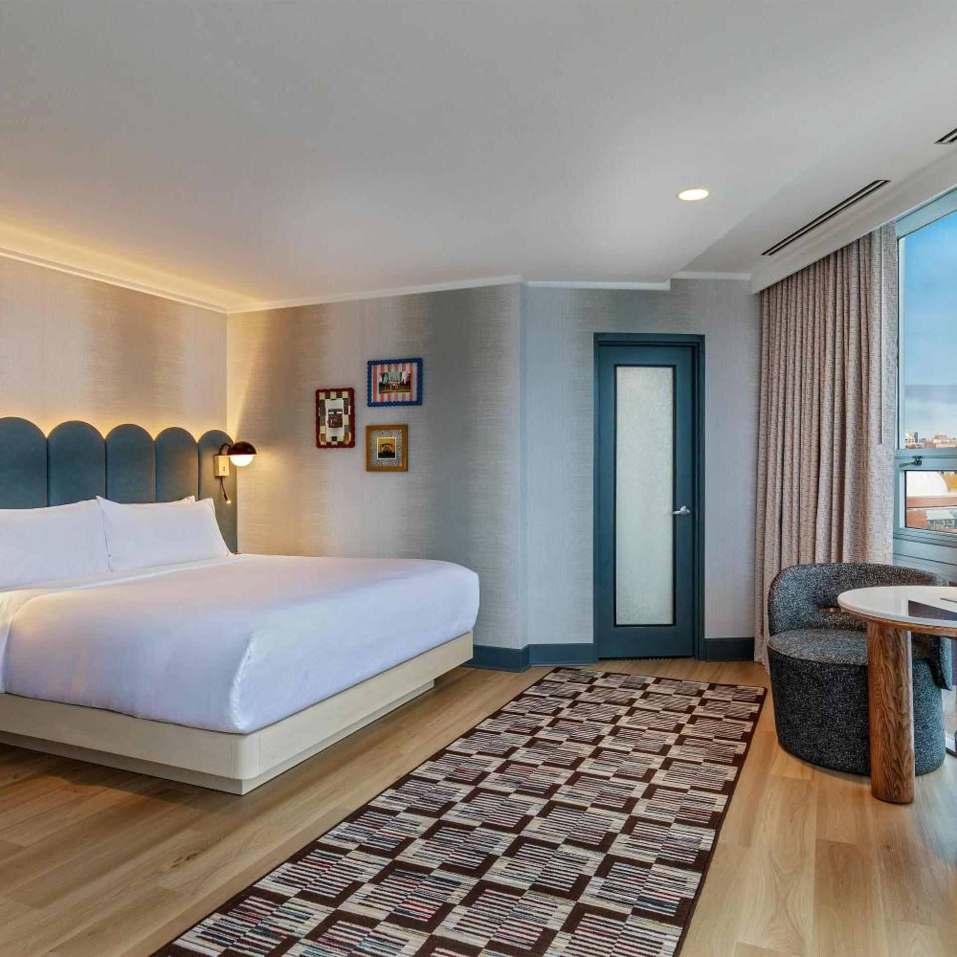 Panorama, King Bed, Corner