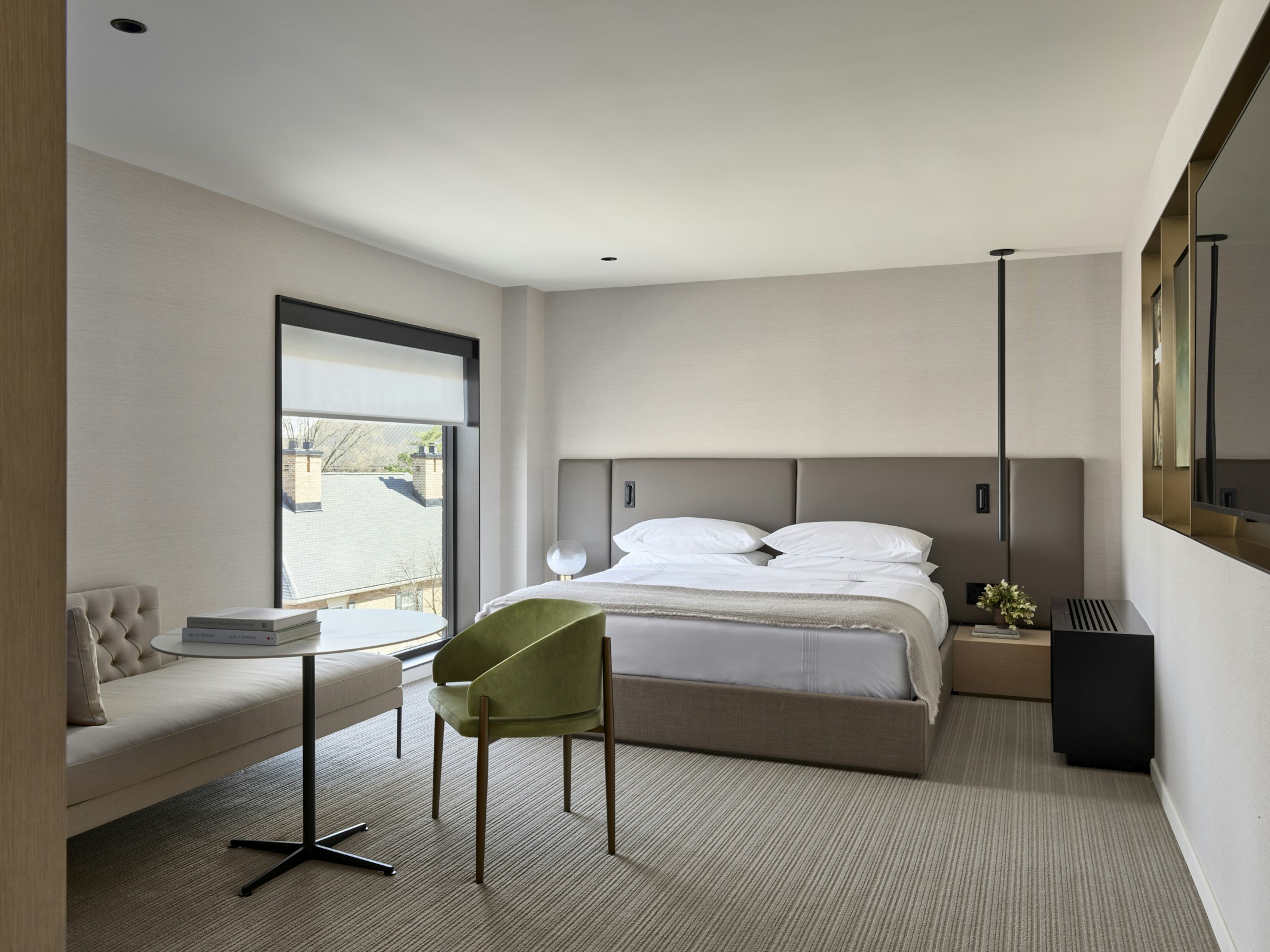 1 BEDROOM, PREMIUM, SUITE