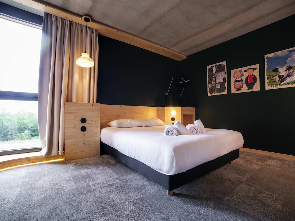 Pop, Double Bed, Accessible