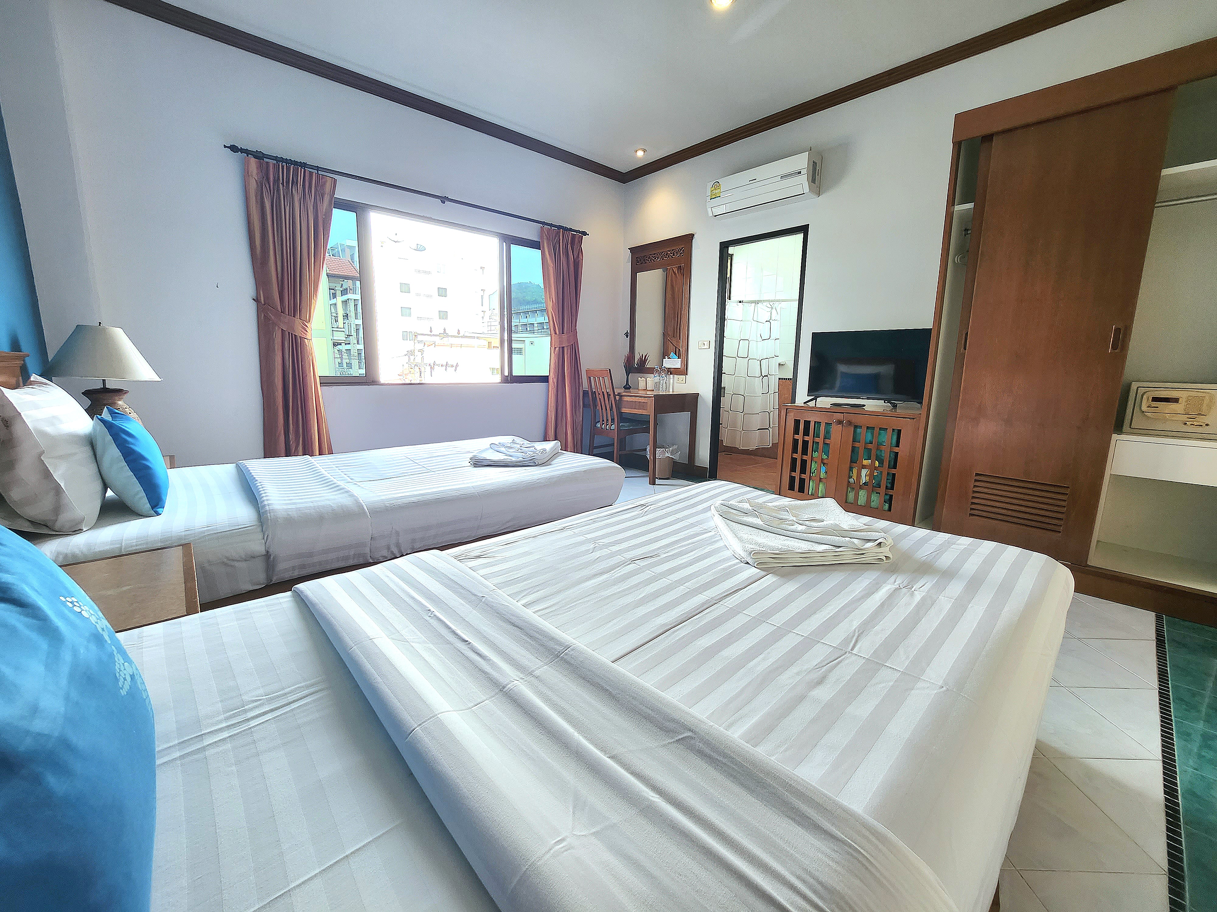 Superior, Twin Beds