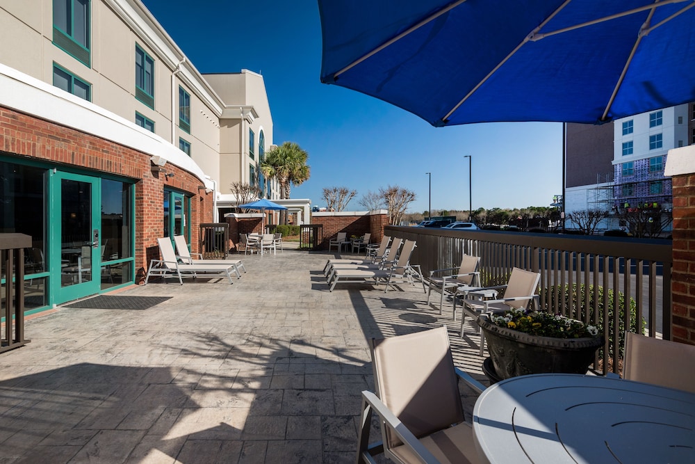 Holiday Inn Express and Suites Florence I-95 and I-20 Civic Ctr, an IHG Hotel 68/70