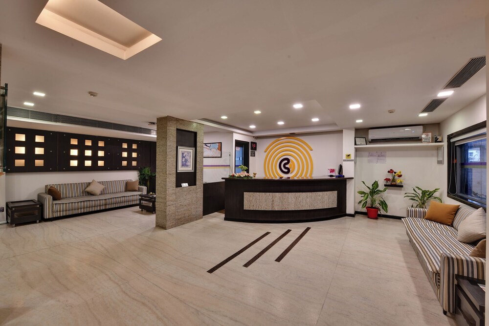 Click Hotel Yuvraj 6/46