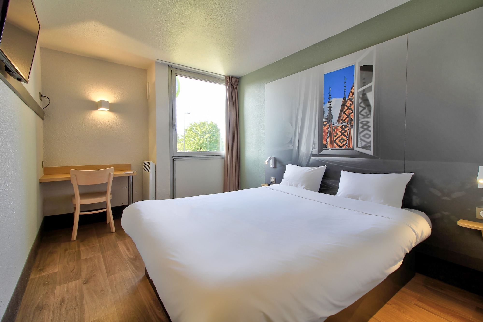 ROOM, DOUBLE BED