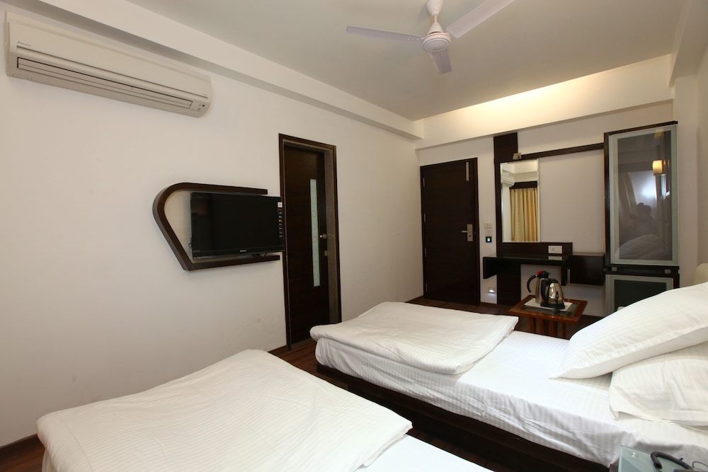 HOTEL ATITHI 7/18