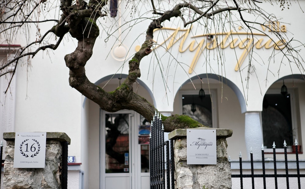 Villa Mystique Hotel 10/57