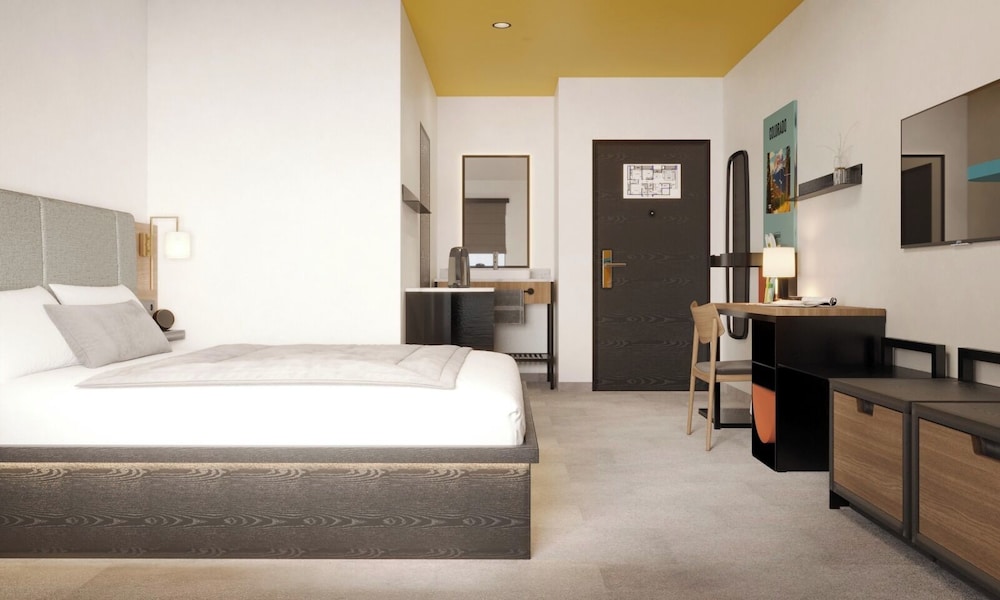 Junior Suite, King Bed, Story Level, Accessible