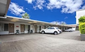 NAMBOUR LODGE MOTEL 24/37