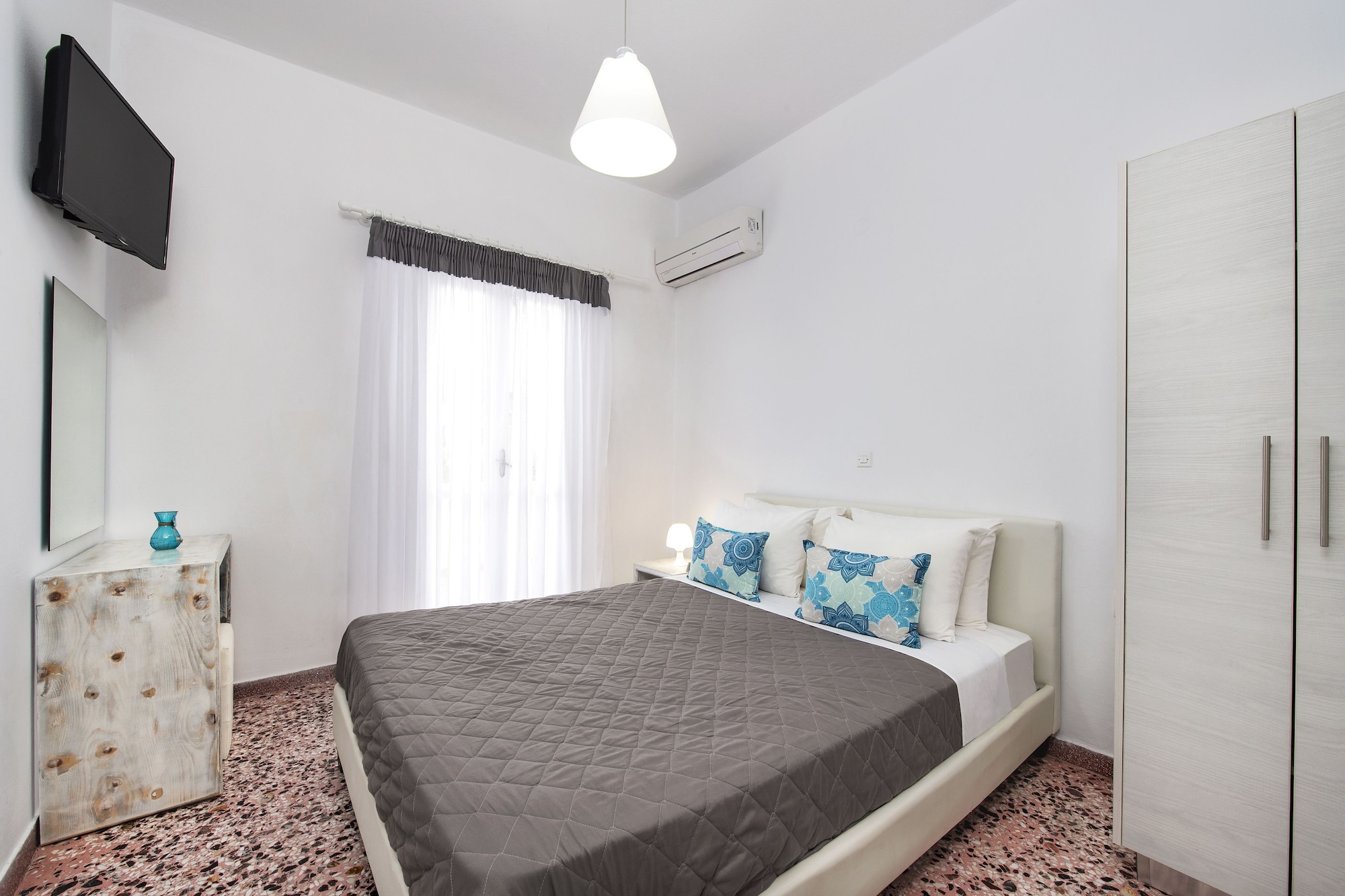 ECONOMY, DOUBLE BED