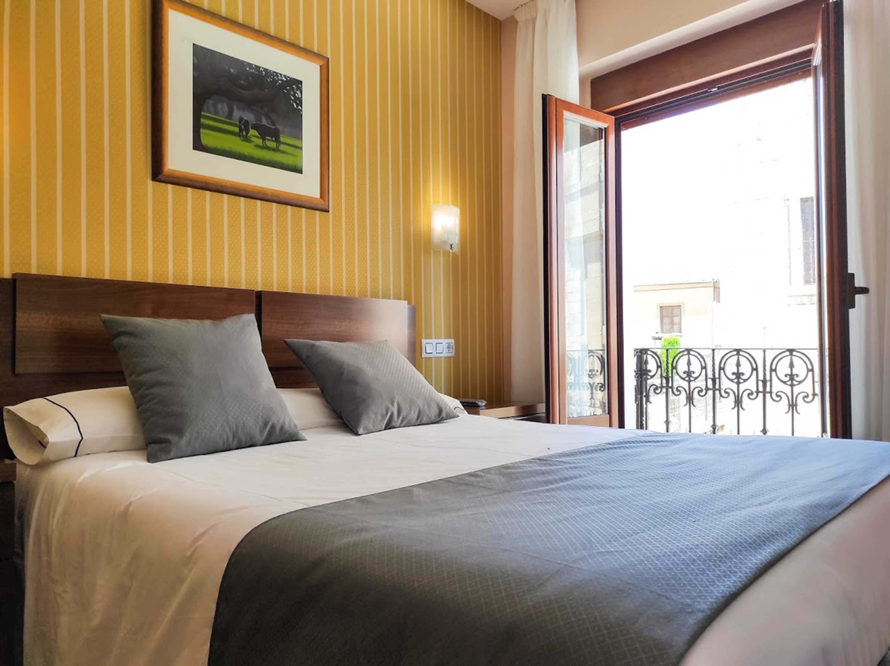 Room, Double Bed, Cathedral View, Balcony