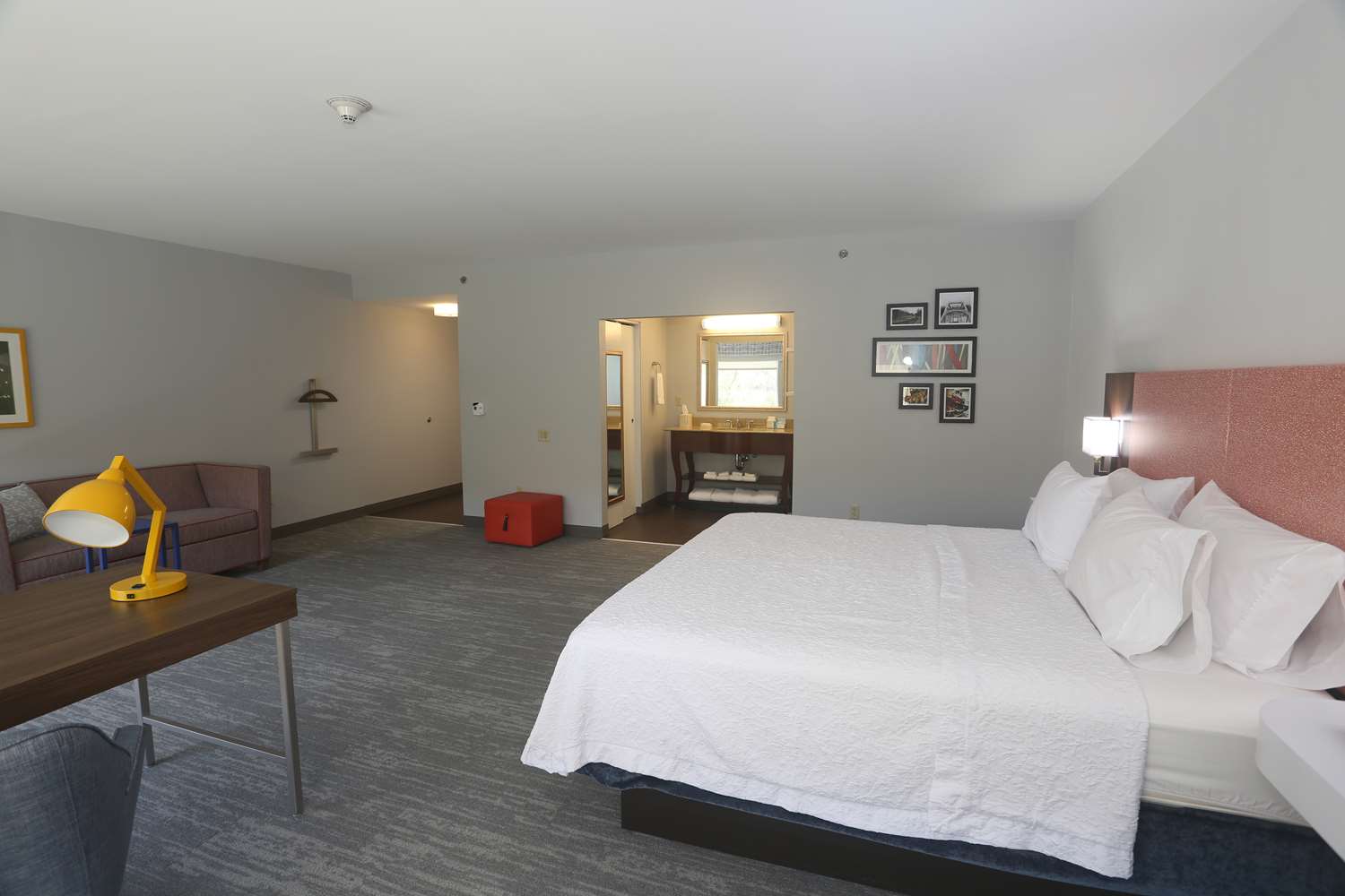 Studio, Suite, King Bed, Sofa