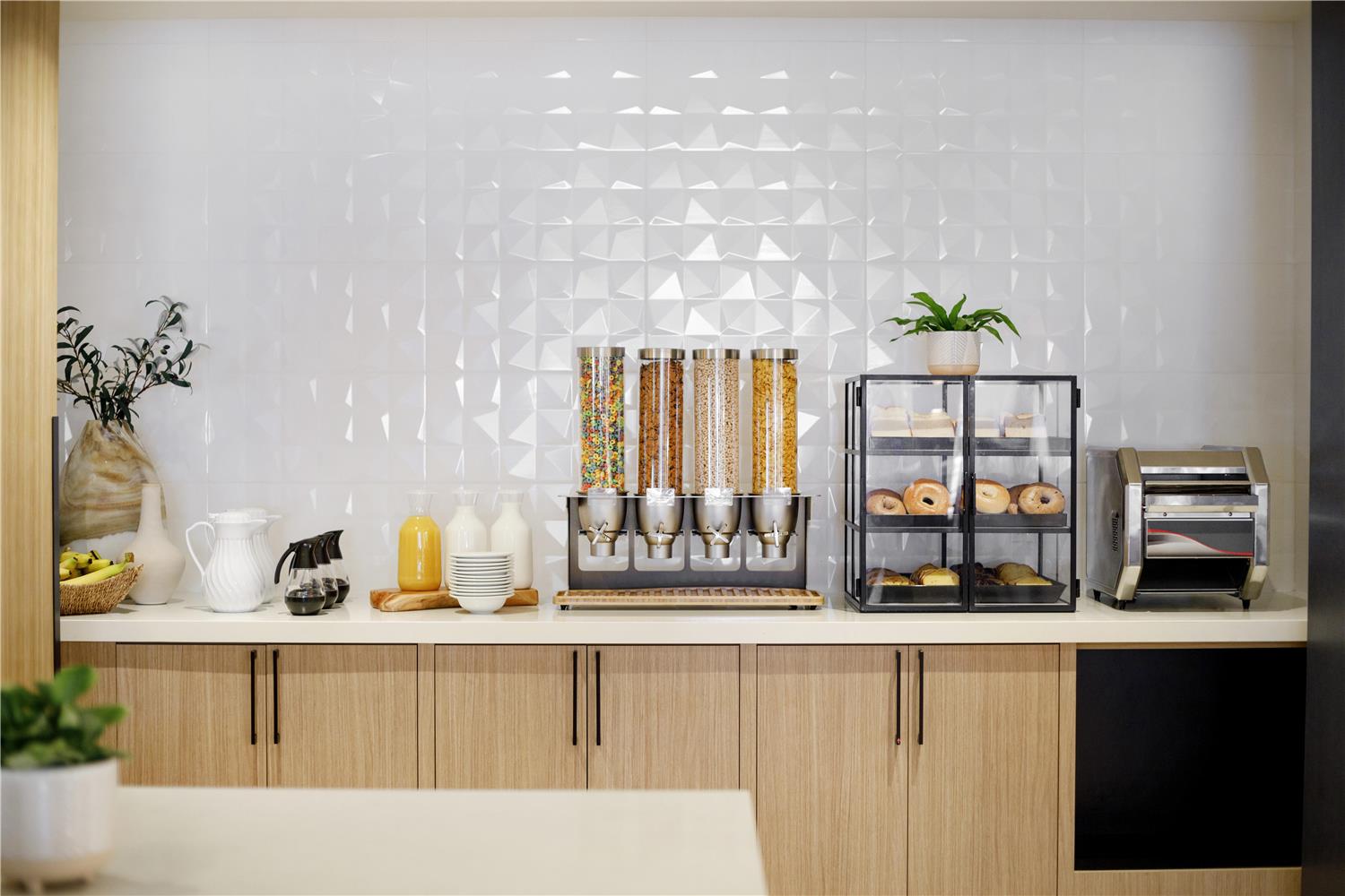 Hilton Garden Inn LAX Los Angeles Airport 23/60