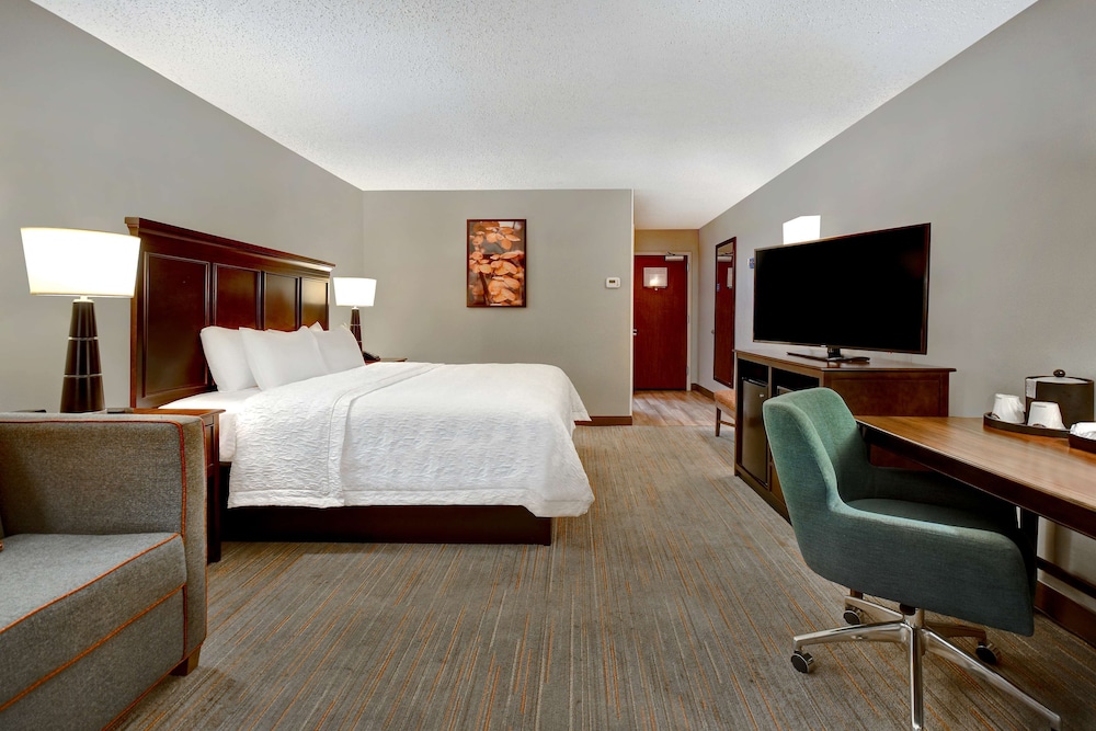 Hampton Inn & Suites Alexandria Old Town Area South 18/54