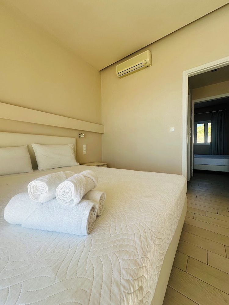Saradari Beach Hotel 14/50