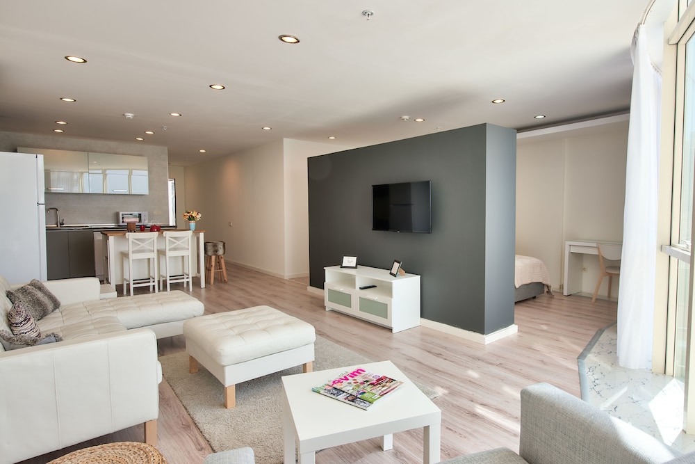 Arkk Homes 70/79