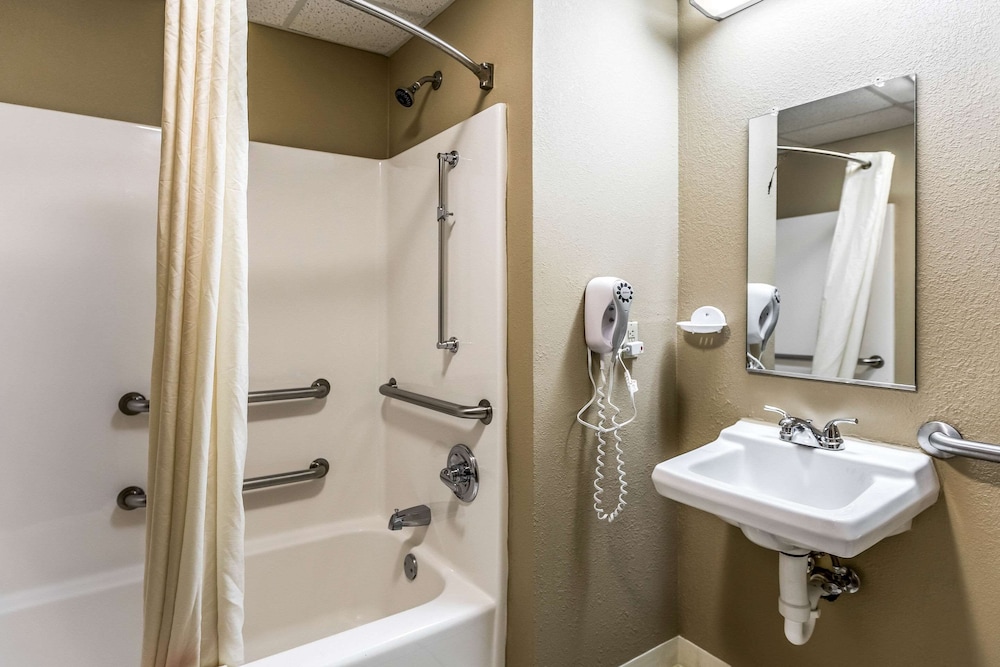 Econo Lodge Shelbyville KY 7/30
